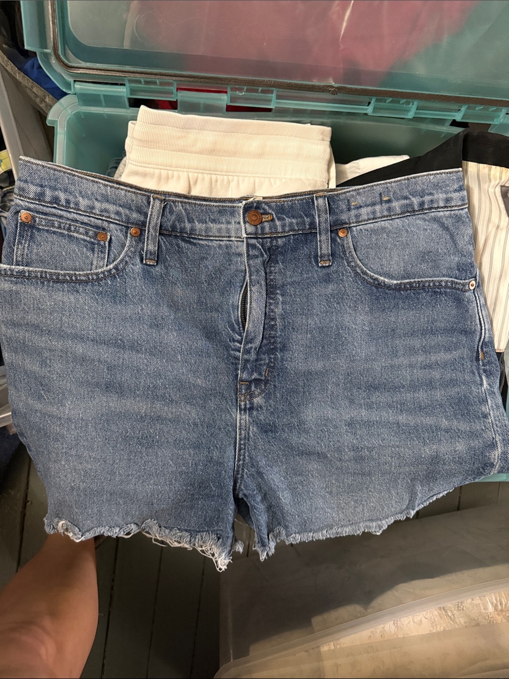 Madewell Summer Cut Offs 32